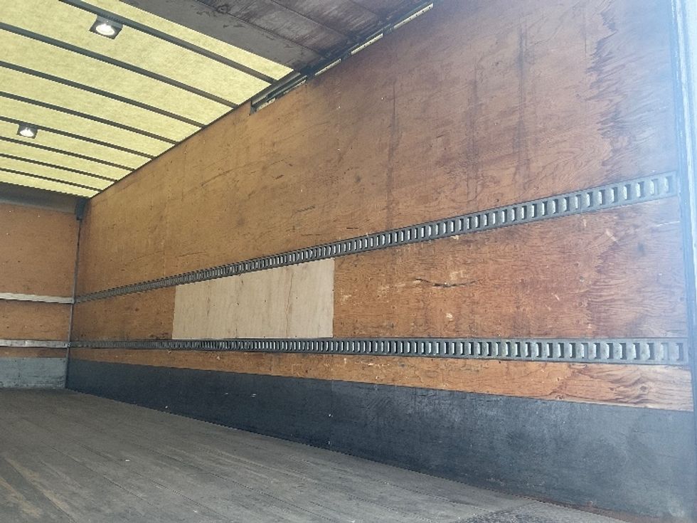 Medium Duty Box Truck-Light and Medium Duty Trucks-International-2020-MV607-Stoney Creek-ON-462,448\n\t\tkm-$ 28,250 - Image 12