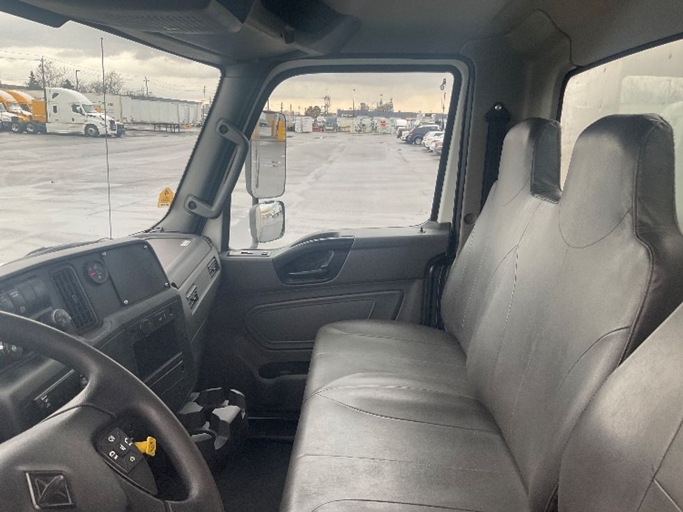 Medium Duty Box Truck-Light and Medium Duty Trucks-International-2020-MV607-Stoney Creek-ON-462,448\n\t\tkm-$ 28,250 - Image 17