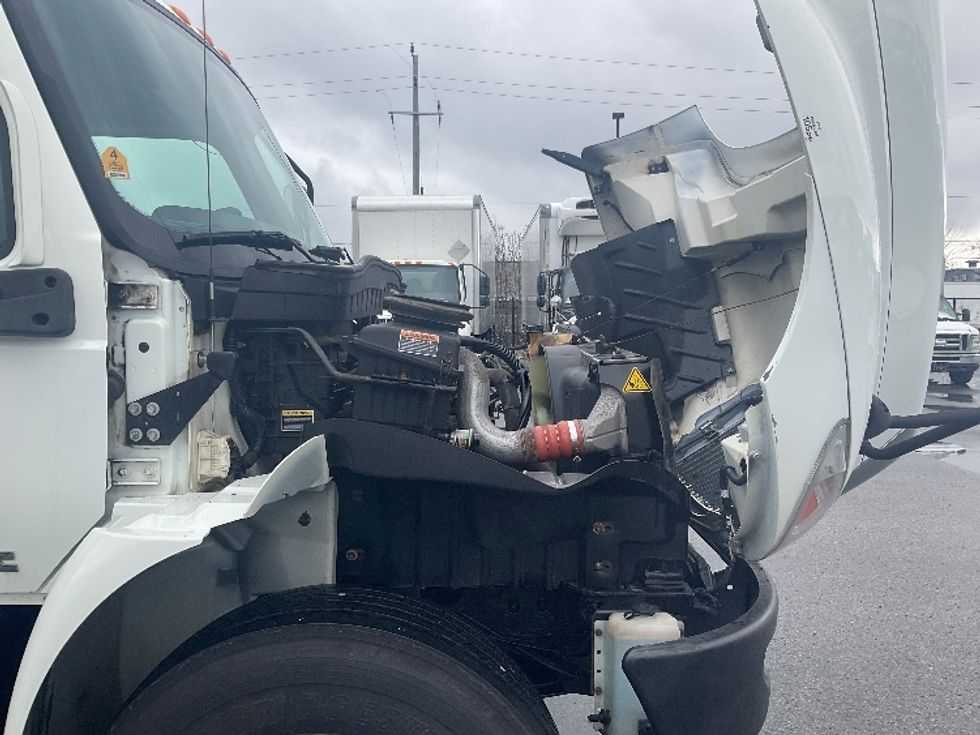 Medium Duty Box Truck-Light and Medium Duty Trucks-International-2020-MV607-Stoney Creek-ON-462,448\n\t\tkm-$ 28,250 - Image 21