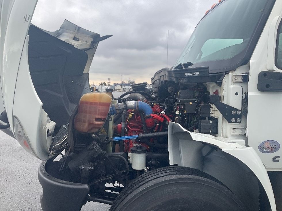 Medium Duty Box Truck-Light and Medium Duty Trucks-International-2020-MV607-Stoney Creek-ON-462,448\n\t\tkm-$ 28,250 - Image 22