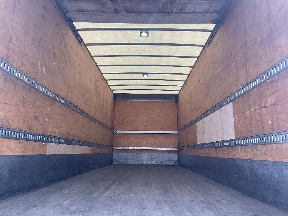 Medium Duty Box Truck-Light and Medium Duty Trucks-International-2020-MV607-Stoney Creek-ON-462,448\n\t\tkm-$ 28,250 - Image 23