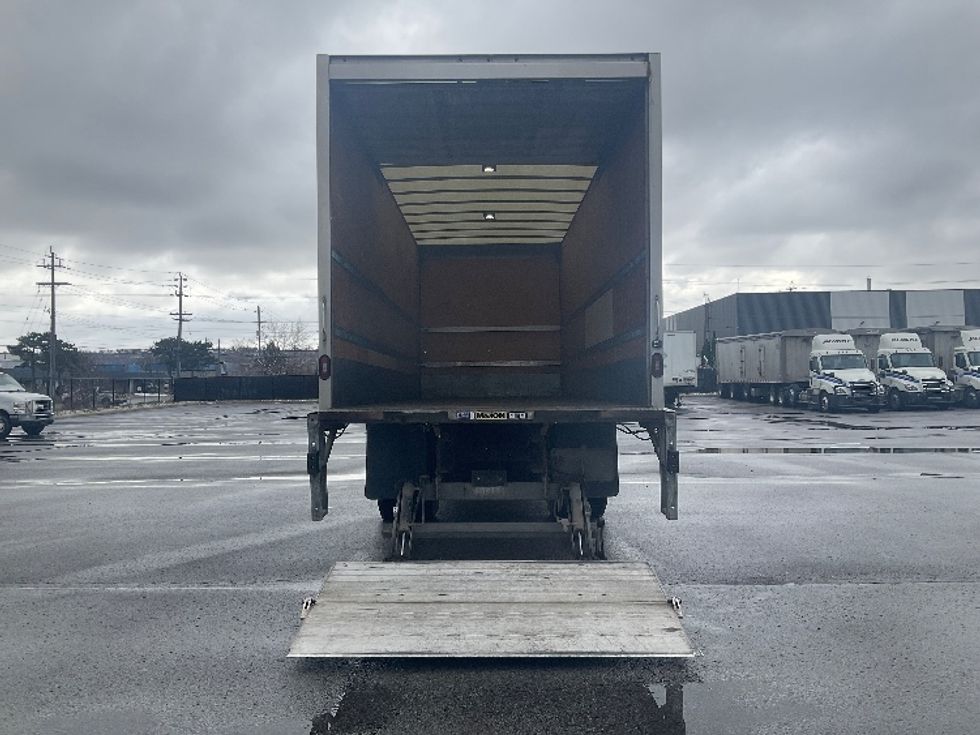 Medium Duty Box Truck-Light and Medium Duty Trucks-International-2020-MV607-Stoney Creek-ON-462,448\n\t\tkm-$ 28,250 - Image 9