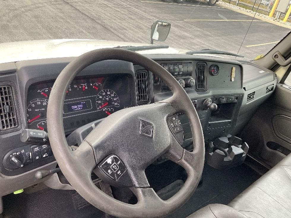 Medium Duty Box Truck-Light and Medium Duty Trucks-International-2020-MV607-Stoney Creek-ON-550,287\n\t\tkm-$ 25,750 - Image 17