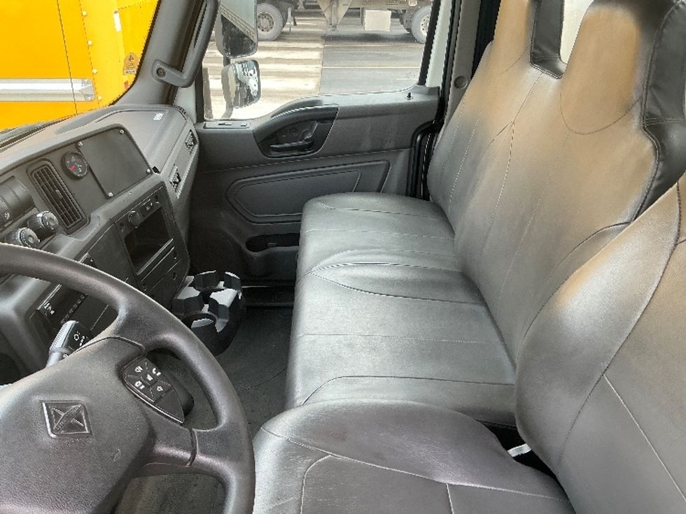 Medium Duty Box Truck-Light and Medium Duty Trucks-International-2020-MV607-Stoney Creek-ON-550,287\n\t\tkm-$ 25,750 - Image 18