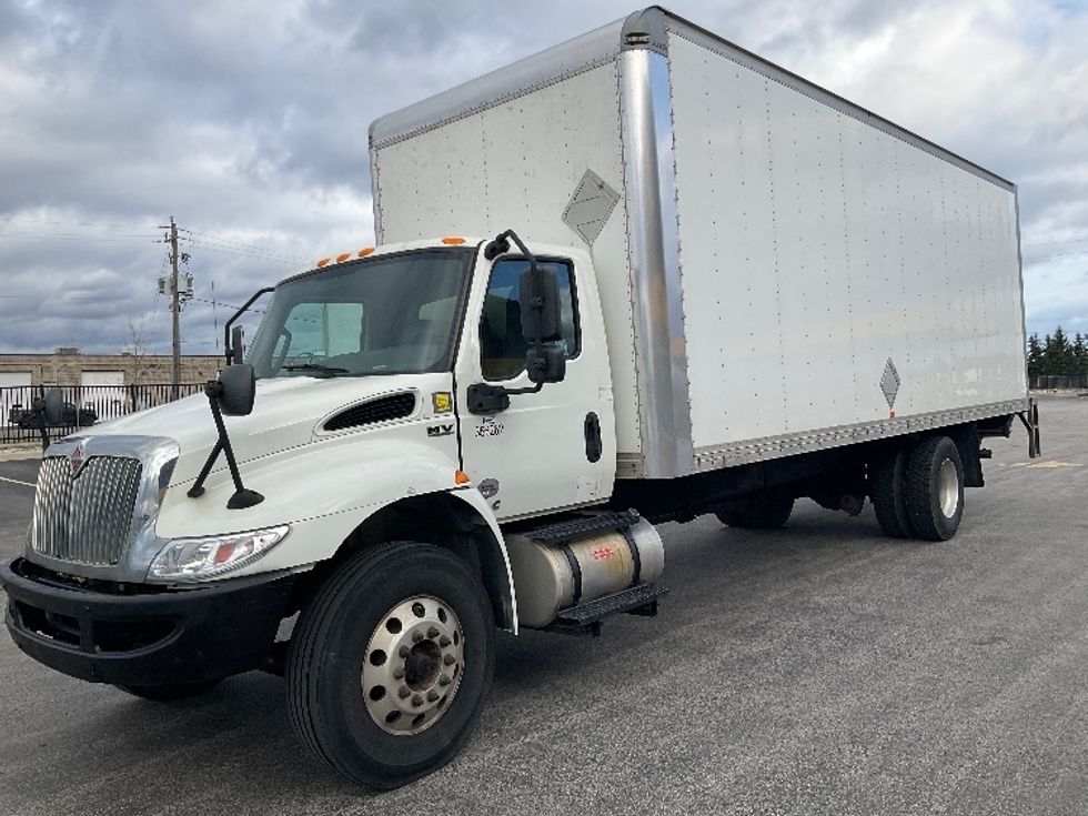 Medium Duty Box Truck-Light and Medium Duty Trucks-International-2020-MV607-Stoney Creek-ON-550,287\n\t\tkm-$ 25,750 - Image 3
