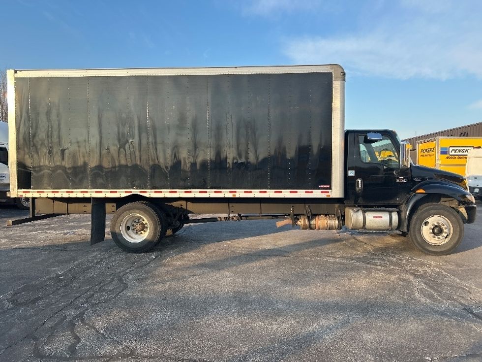 Medium Duty Box Truck-Light and Medium Duty Trucks-International-2020-MV607-Sturtevant-WI-107,997\n\t\tmiles-$ 32,000 - Image 15