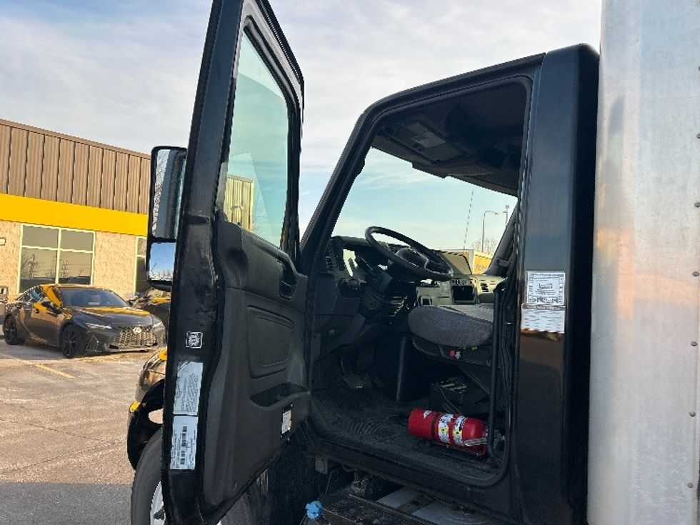 Medium Duty Box Truck-Light and Medium Duty Trucks-International-2020-MV607-Sturtevant-WI-107,997\n\t\tmiles-$ 32,000 - Image 16