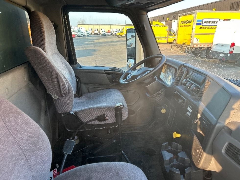 Medium Duty Box Truck-Light and Medium Duty Trucks-International-2020-MV607-Sturtevant-WI-107,997\n\t\tmiles-$ 32,000 - Image 21