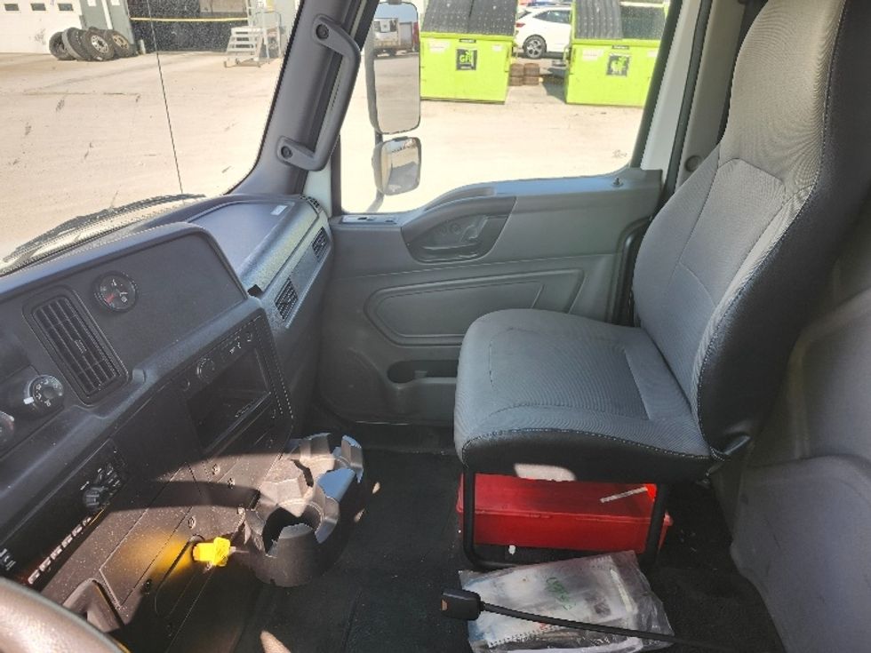 Medium Duty Box Truck-Light and Medium Duty Trucks-International-2020-MV607-Sturtevant-WI-132,724\n\t\tmiles-$ 50,000 - Image 17