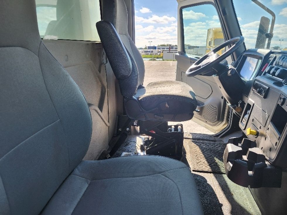 Medium Duty Box Truck-Light and Medium Duty Trucks-International-2020-MV607-Sturtevant-WI-132,724\n\t\tmiles-$ 50,000 - Image 20