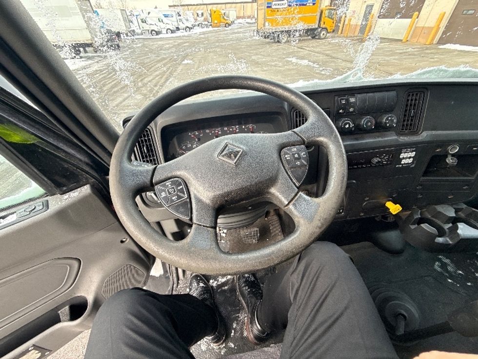 Medium Duty Box Truck-Light and Medium Duty Trucks-International-2020-MV607-Sturtevant-WI-146,494\n\t\tmiles-$ 27,750 - Image 17