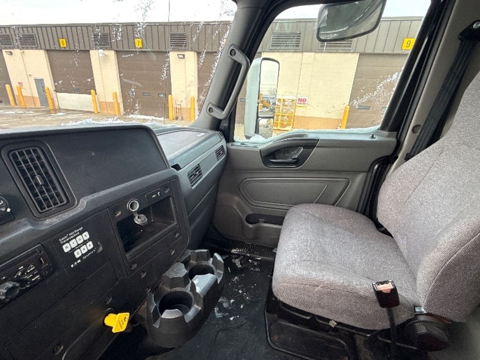 Medium Duty Box Truck-Light and Medium Duty Trucks-International-2020-MV607-Sturtevant-WI-146,494\n\t\tmiles-$ 27,750 - Image 18