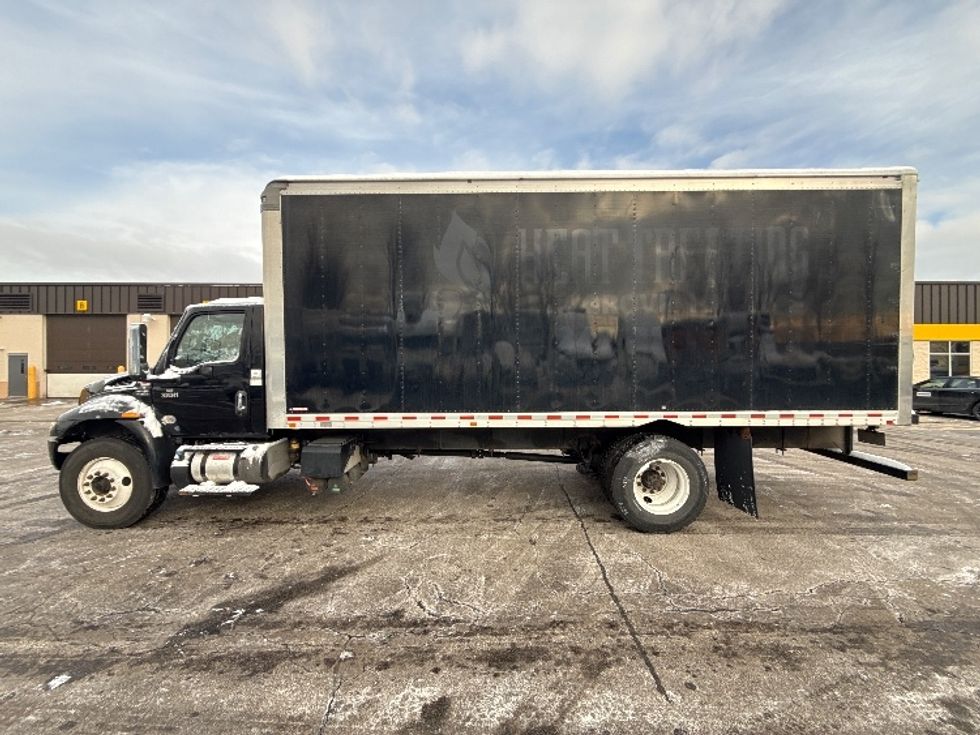 Medium Duty Box Truck-Light and Medium Duty Trucks-International-2020-MV607-Sturtevant-WI-146,494\n\t\tmiles-$ 27,750 - Image 4