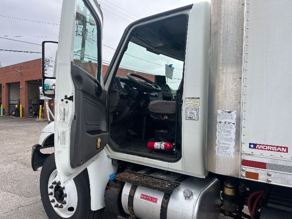 Medium Duty Box Truck-Light and Medium Duty Trucks-International-2020-MV607-Sturtevant-WI-153,216\n\t\tmiles-$ 51,500 - Image 16