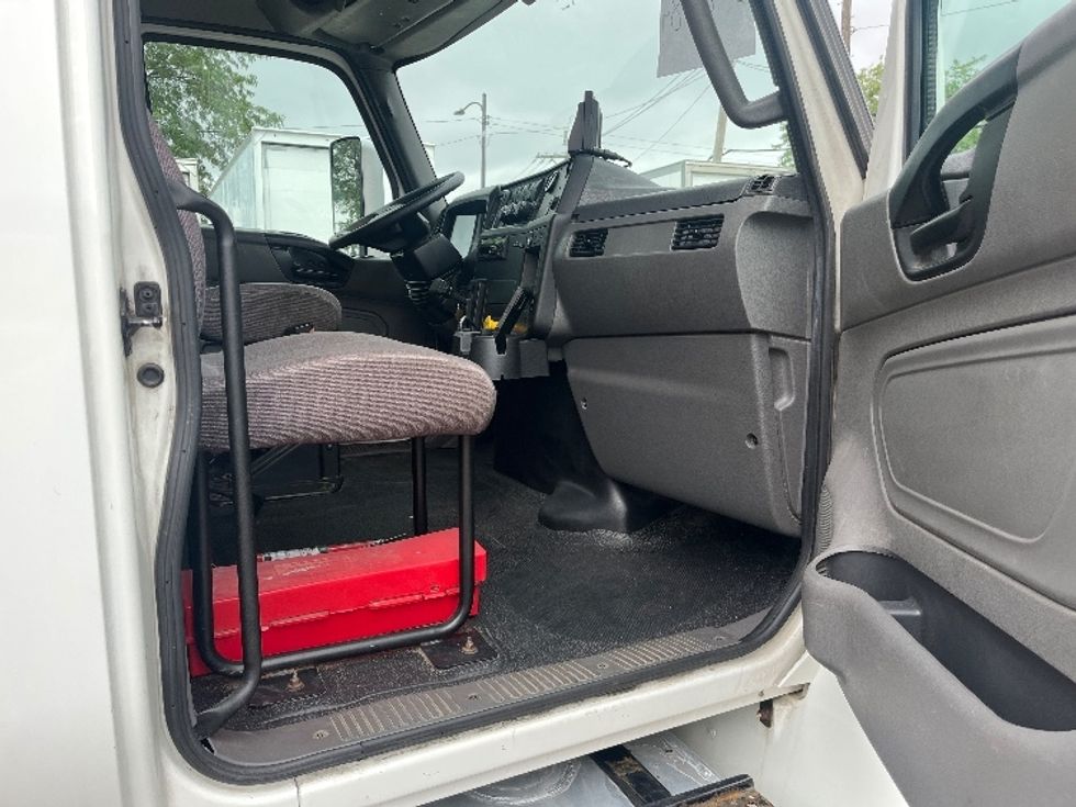 Medium Duty Box Truck-Light and Medium Duty Trucks-International-2020-MV607-Sturtevant-WI-153,216\n\t\tmiles-$ 51,500 - Image 20