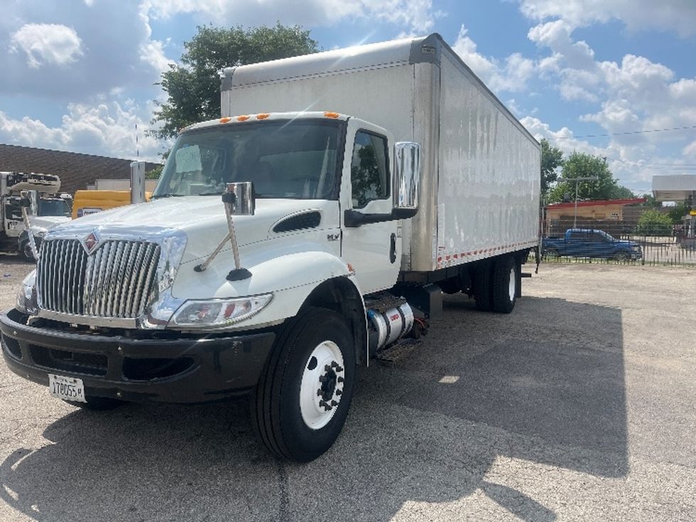 Medium Duty Box Truck-Light and Medium Duty Trucks-International-2020-MV607-Sturtevant-WI-153,216\n\t\tmiles-$ 51,500 - Image 3