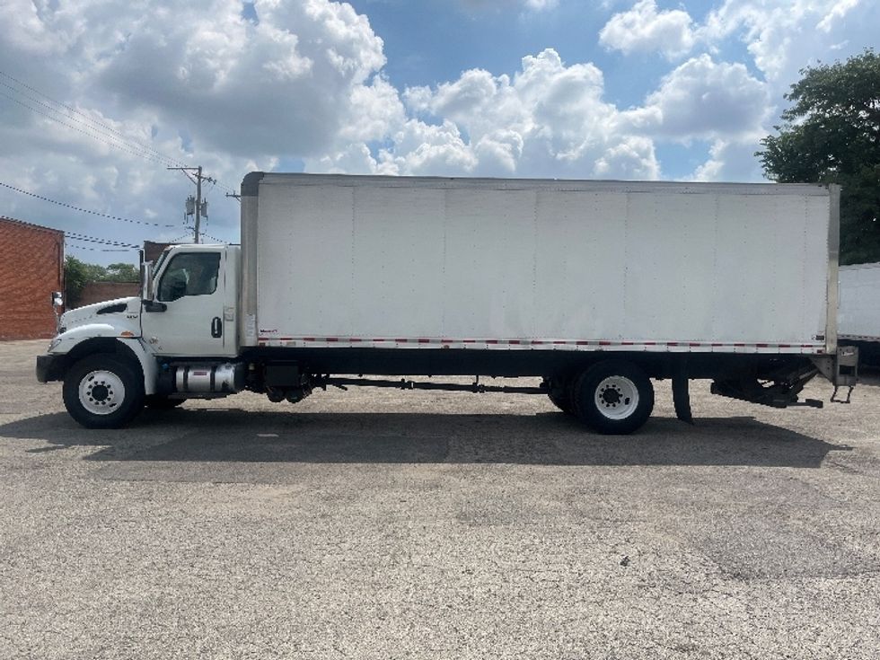 Medium Duty Box Truck-Light and Medium Duty Trucks-International-2020-MV607-Sturtevant-WI-153,216\n\t\tmiles-$ 51,500 - Image 4