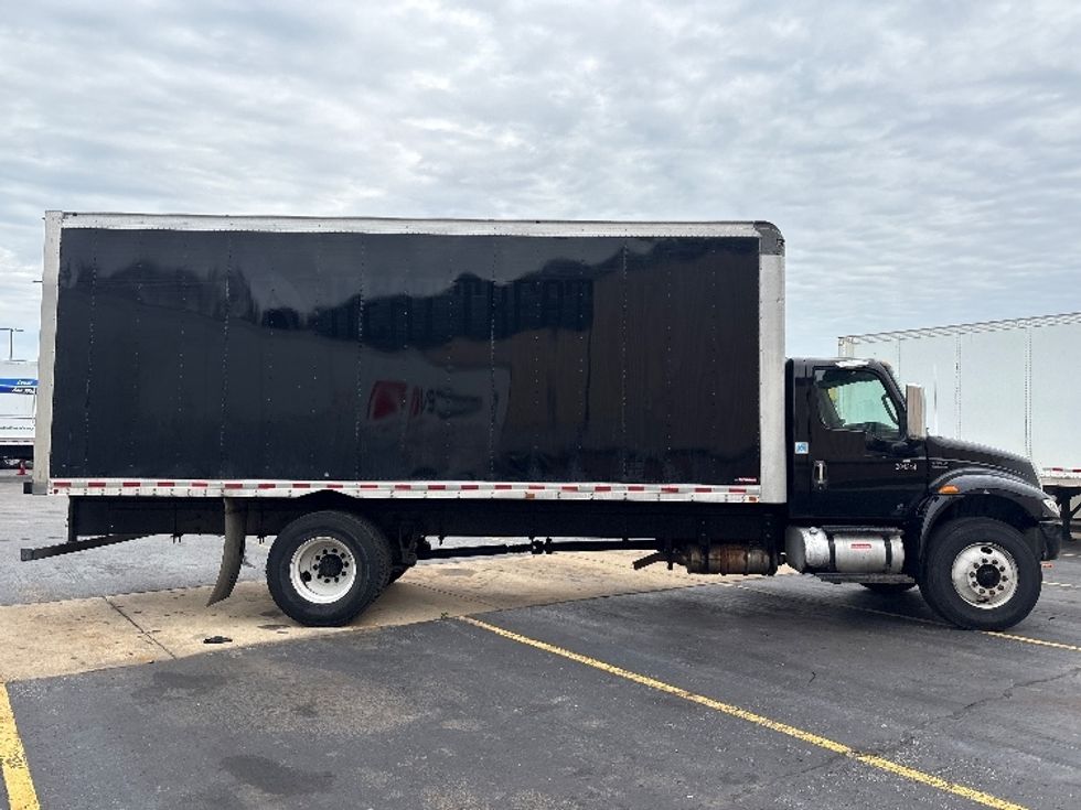 Medium Duty Box Truck-Light and Medium Duty Trucks-International-2020-MV607-Sturtevant-WI-165,399\n\t\tmiles-$ 25,250 - Image 14