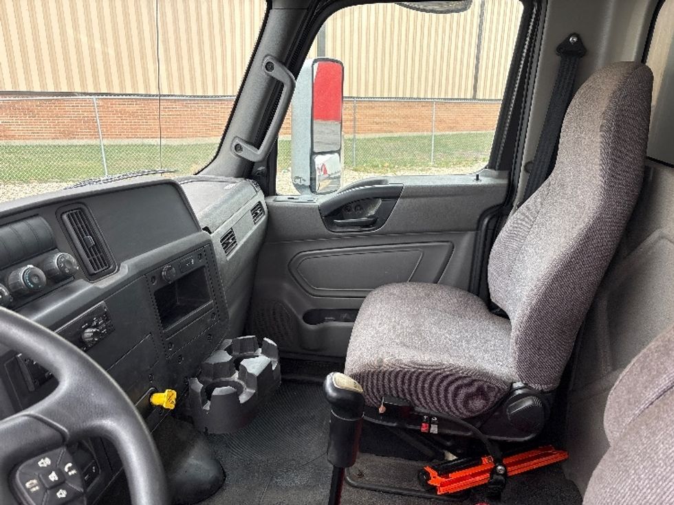 Medium Duty Box Truck-Light and Medium Duty Trucks-International-2020-MV607-Sturtevant-WI-165,399\n\t\tmiles-$ 25,250 - Image 18