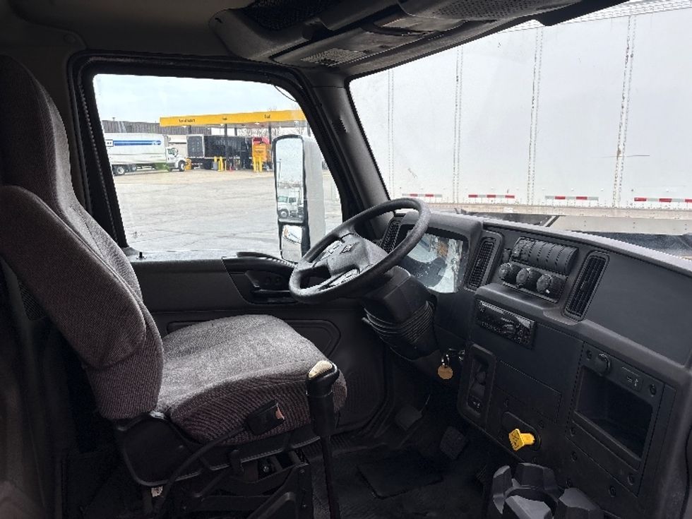 Medium Duty Box Truck-Light and Medium Duty Trucks-International-2020-MV607-Sturtevant-WI-165,399\n\t\tmiles-$ 25,250 - Image 21