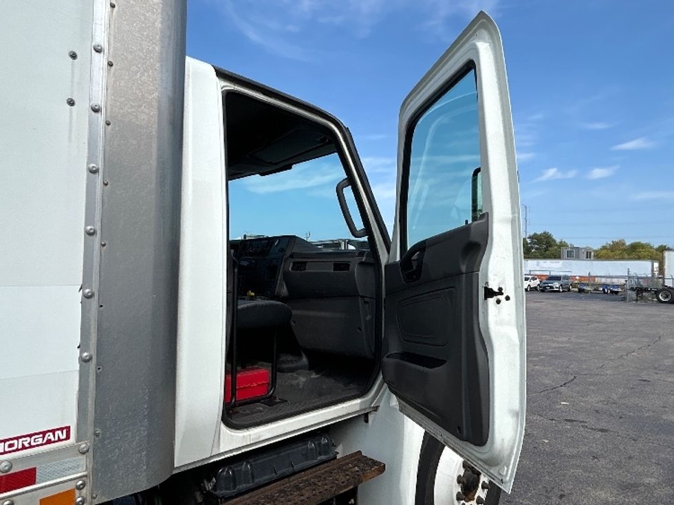 Medium Duty Box Truck-Light and Medium Duty Trucks-International-2020-MV607-Sturtevant-WI-171,189\n\t\tmiles-$ 46,000 - Image 19