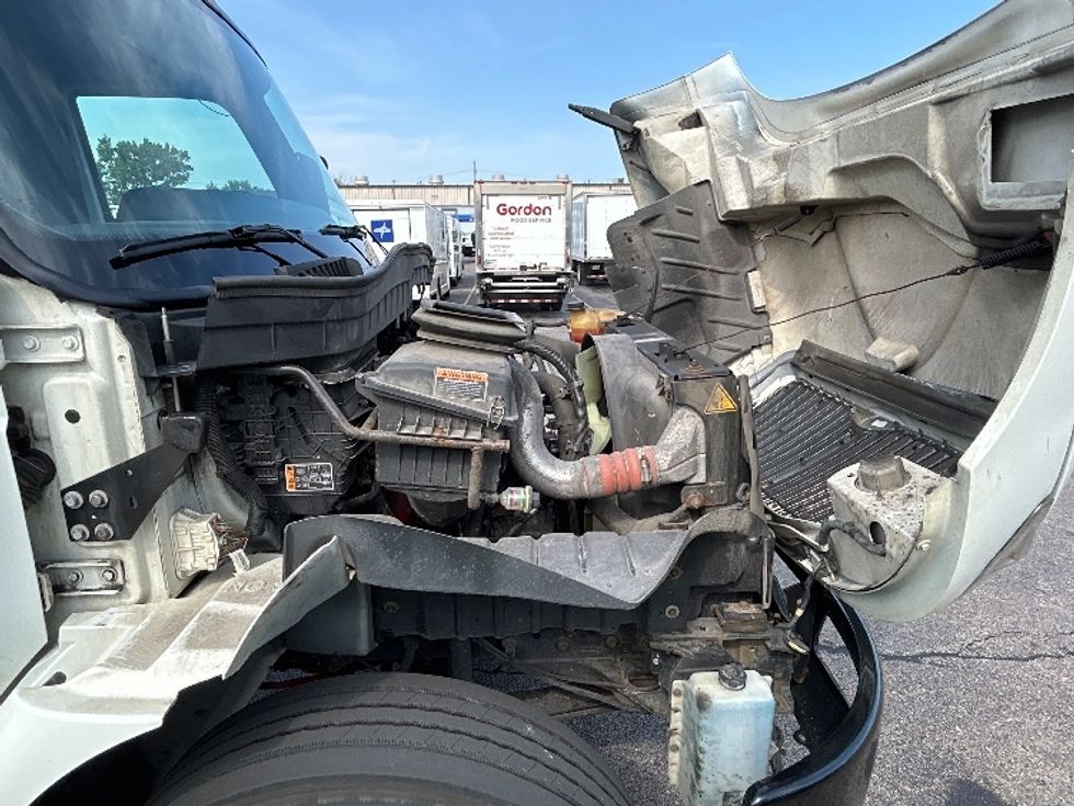 Medium Duty Box Truck-Light and Medium Duty Trucks-International-2020-MV607-Sturtevant-WI-171,189\n\t\tmiles-$ 46,000 - Image 22