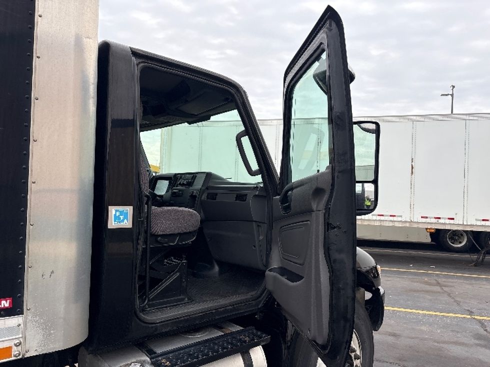 Medium Duty Box Truck-Light and Medium Duty Trucks-International-2020-MV607-Sturtevant-WI-186,829\n\t\tmiles-$ 22,500 - Image 19