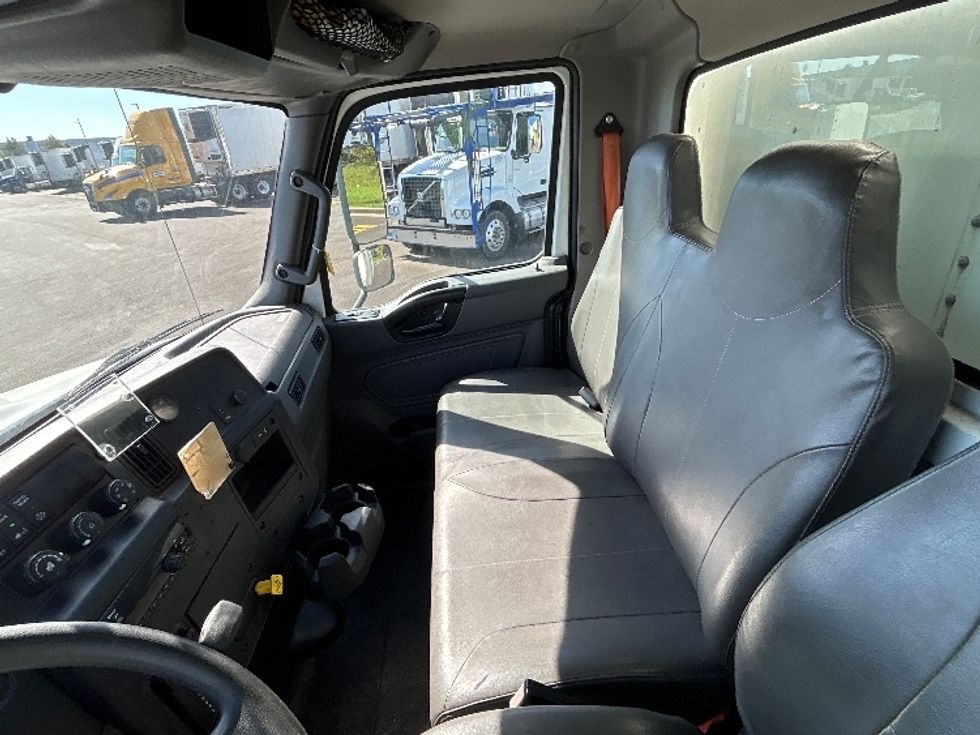 Medium Duty Box Truck-Light and Medium Duty Trucks-International-2020-MV607-Sturtevant-WI-299,230\n\t\tmiles-$ 29,500 - Image 19