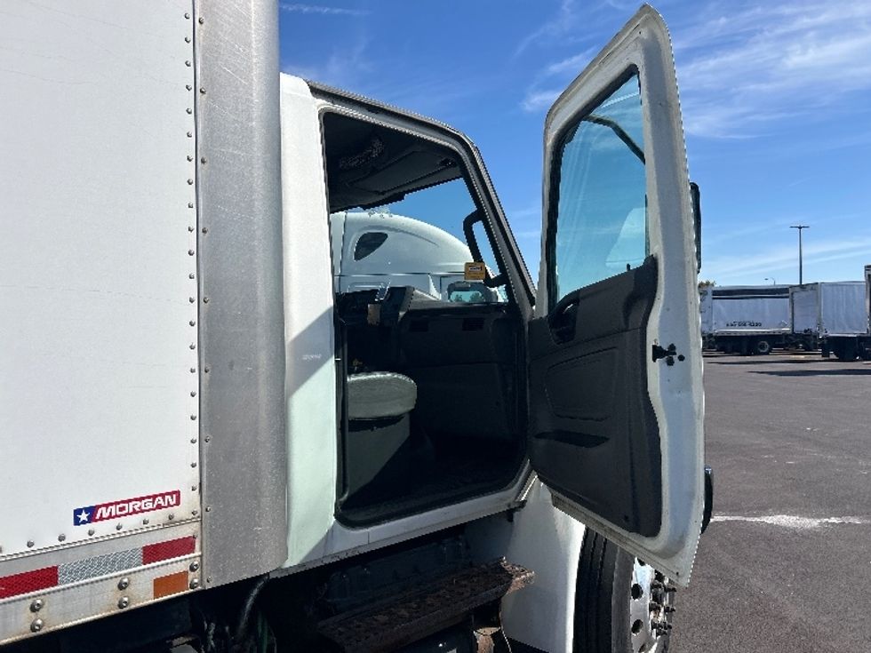 Medium Duty Box Truck-Light and Medium Duty Trucks-International-2020-MV607-Sturtevant-WI-299,230\n\t\tmiles-$ 29,500 - Image 20