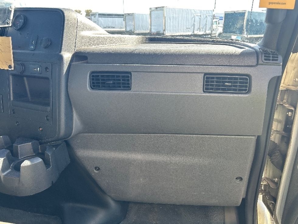 Medium Duty Box Truck-Light and Medium Duty Trucks-International-2020-MV607-Sturtevant-WI-299,230\n\t\tmiles-$ 29,500 - Image 21