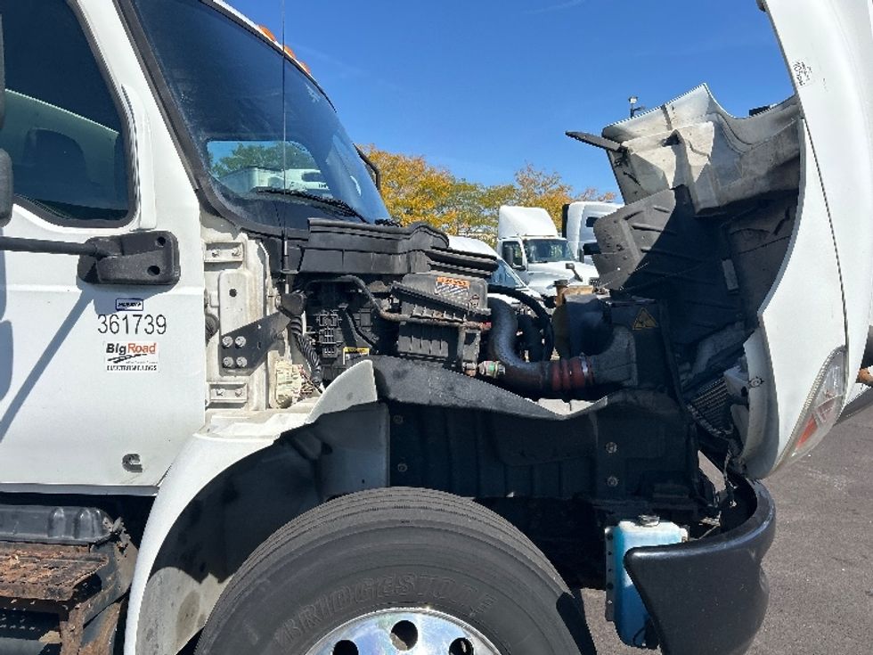 Medium Duty Box Truck-Light and Medium Duty Trucks-International-2020-MV607-Sturtevant-WI-299,230\n\t\tmiles-$ 29,500 - Image 23