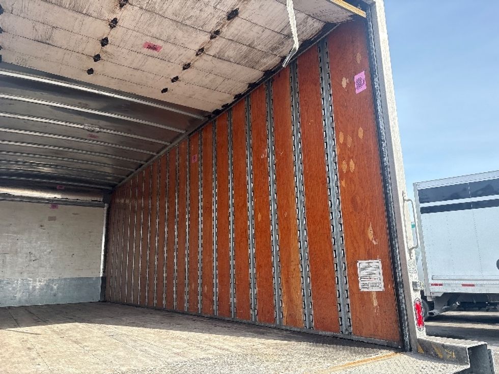 Medium Duty Box Truck-Light and Medium Duty Trucks-International-2020-MV607-Sturtevant-WI-305,622\n\t\tmiles-$ 23,250 - Image 11