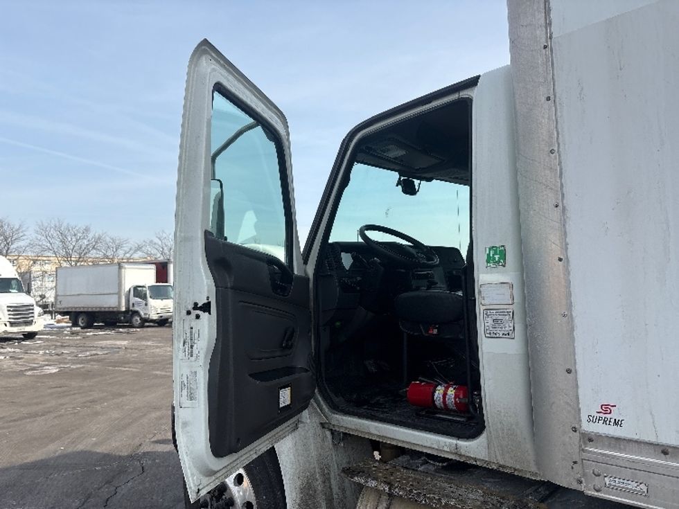 Medium Duty Box Truck-Light and Medium Duty Trucks-International-2020-MV607-Sturtevant-WI-305,622\n\t\tmiles-$ 23,250 - Image 15
