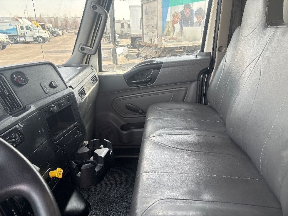 Medium Duty Box Truck-Light and Medium Duty Trucks-International-2020-MV607-Sturtevant-WI-305,622\n\t\tmiles-$ 23,250 - Image 18