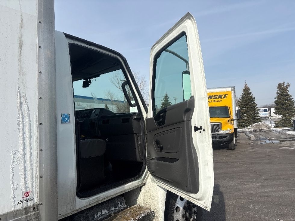 Medium Duty Box Truck-Light and Medium Duty Trucks-International-2020-MV607-Sturtevant-WI-305,622\n\t\tmiles-$ 23,250 - Image 19