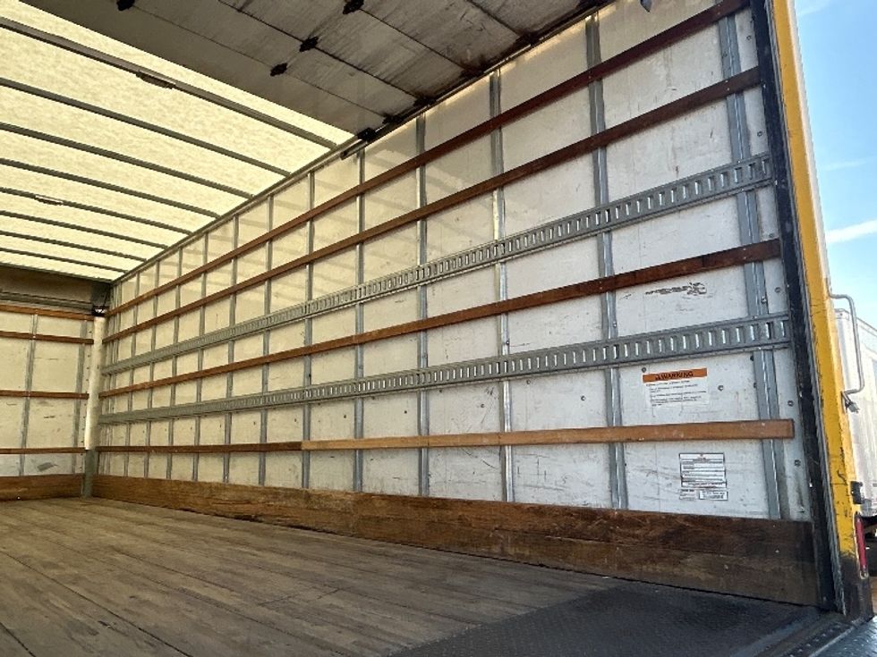 Medium Duty Box Truck-Light and Medium Duty Trucks-International-2020-MV607-Sussex-WI-205,000\n\t\tmiles-$ 44,750 - Image 12