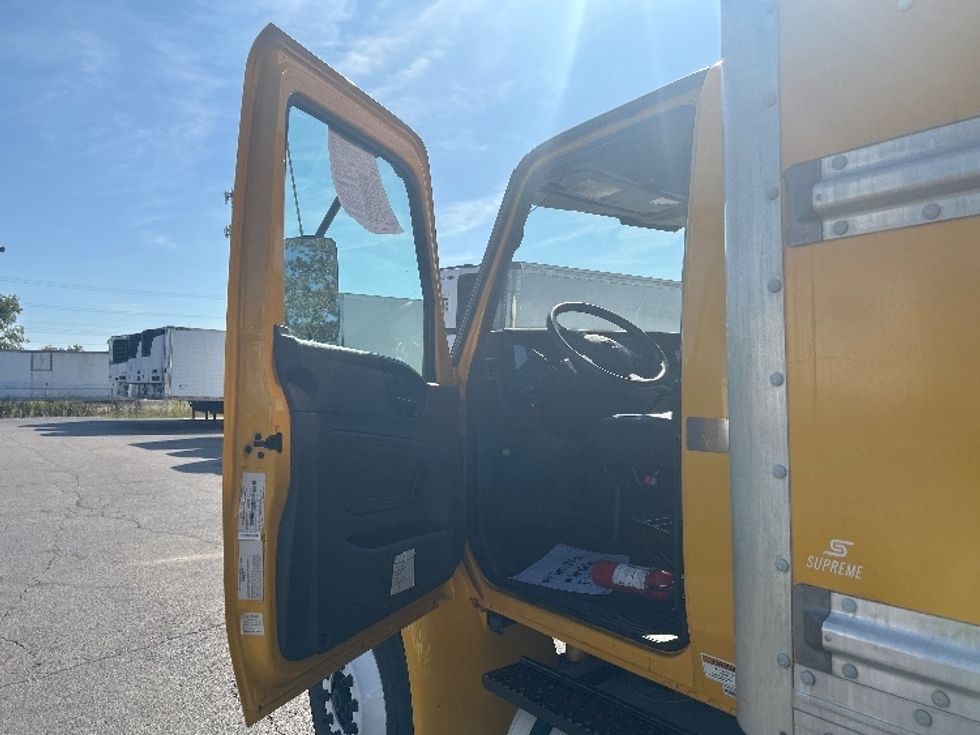 Medium Duty Box Truck-Light and Medium Duty Trucks-International-2020-MV607-Sussex-WI-205,000\n\t\tmiles-$ 44,750 - Image 16
