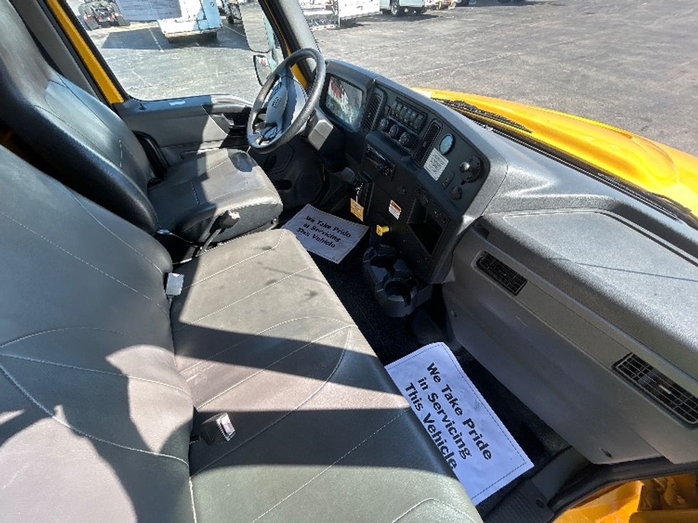 Medium Duty Box Truck-Light and Medium Duty Trucks-International-2020-MV607-Sussex-WI-205,000\n\t\tmiles-$ 44,750 - Image 22