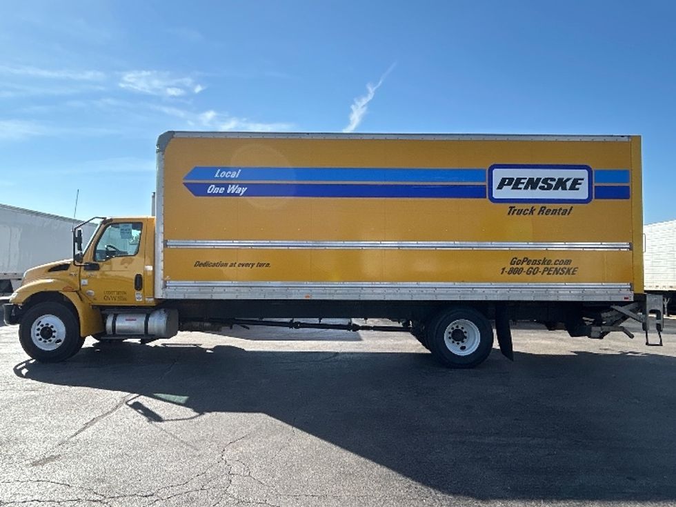 Medium Duty Box Truck-Light and Medium Duty Trucks-International-2020-MV607-Sussex-WI-205,000\n\t\tmiles-$ 44,750 - Image 4