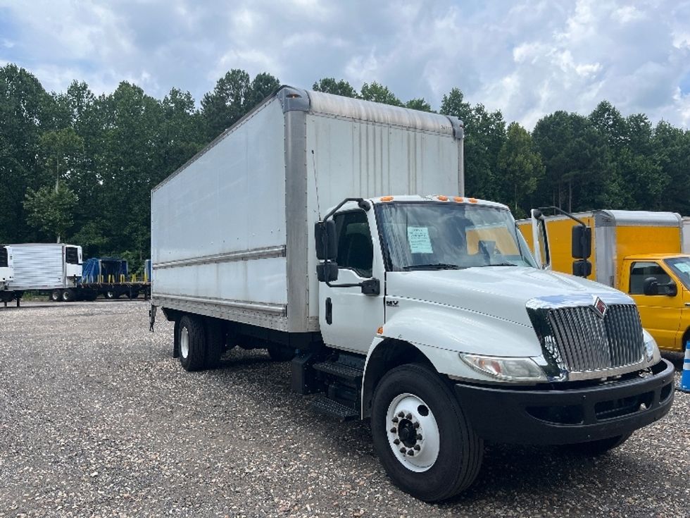 Medium Duty Box Truck-Light and Medium Duty Trucks-International-2020-MV607-Suwanee-GA-124,773\n\t\tmiles-$ 63,750 - Image 1