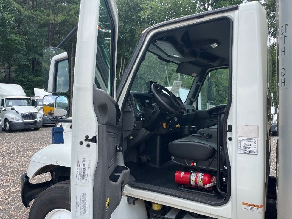 Medium Duty Box Truck-Light and Medium Duty Trucks-International-2020-MV607-Suwanee-GA-124,773\n\t\tmiles-$ 63,750 - Image 16