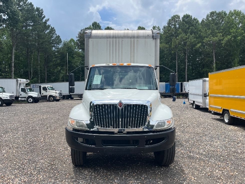 Medium Duty Box Truck-Light and Medium Duty Trucks-International-2020-MV607-Suwanee-GA-124,773\n\t\tmiles-$ 63,750 - Image 2