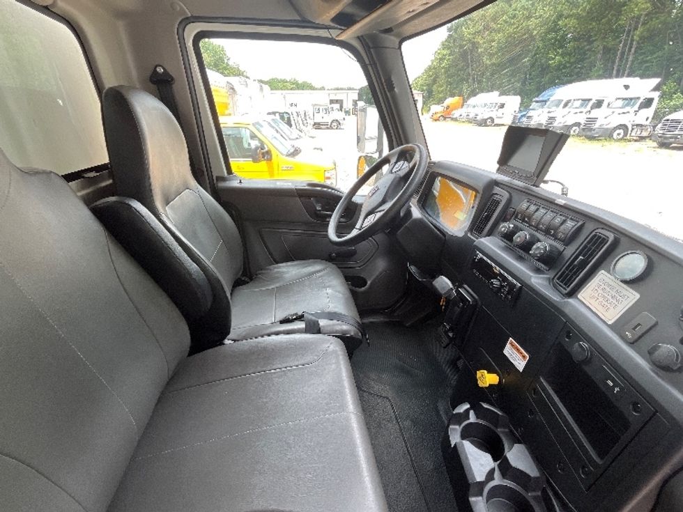 Medium Duty Box Truck-Light and Medium Duty Trucks-International-2020-MV607-Suwanee-GA-124,773\n\t\tmiles-$ 63,750 - Image 22