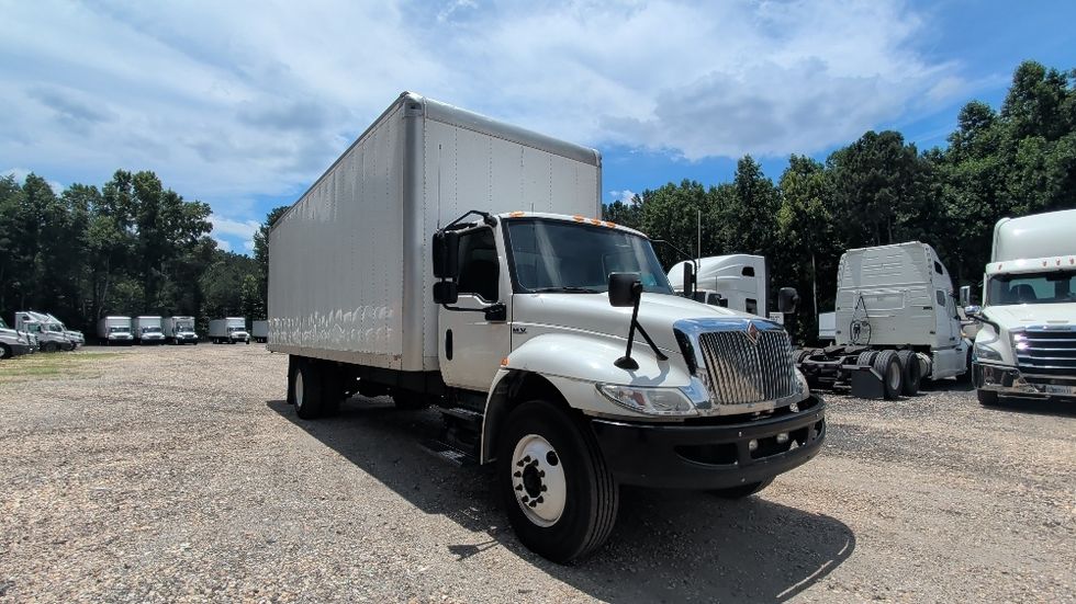 Medium Duty Box Truck-Light and Medium Duty Trucks-International-2020-MV607-Suwanee-GA-225,382\n\t\tmiles-$ 35,500 - Image 1