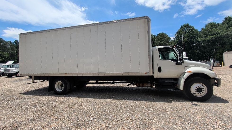 Medium Duty Box Truck-Light and Medium Duty Trucks-International-2020-MV607-Suwanee-GA-225,382\n\t\tmiles-$ 35,500 - Image 14