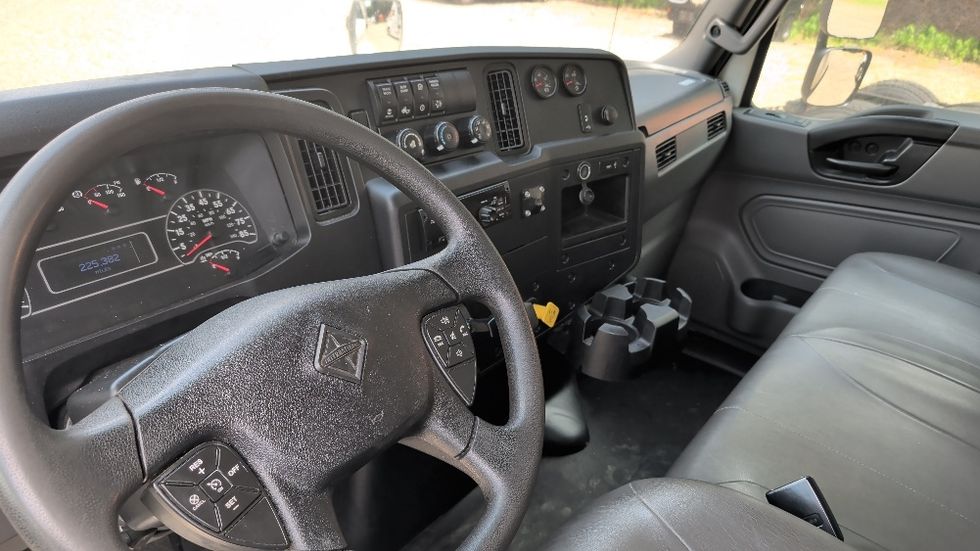 Medium Duty Box Truck-Light and Medium Duty Trucks-International-2020-MV607-Suwanee-GA-225,382\n\t\tmiles-$ 35,500 - Image 16