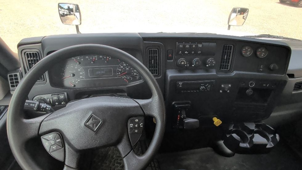 Medium Duty Box Truck-Light and Medium Duty Trucks-International-2020-MV607-Suwanee-GA-225,382\n\t\tmiles-$ 35,500 - Image 17