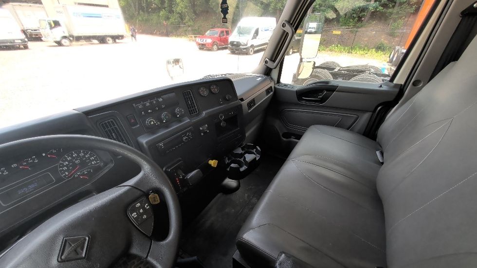 Medium Duty Box Truck-Light and Medium Duty Trucks-International-2020-MV607-Suwanee-GA-225,382\n\t\tmiles-$ 35,500 - Image 18