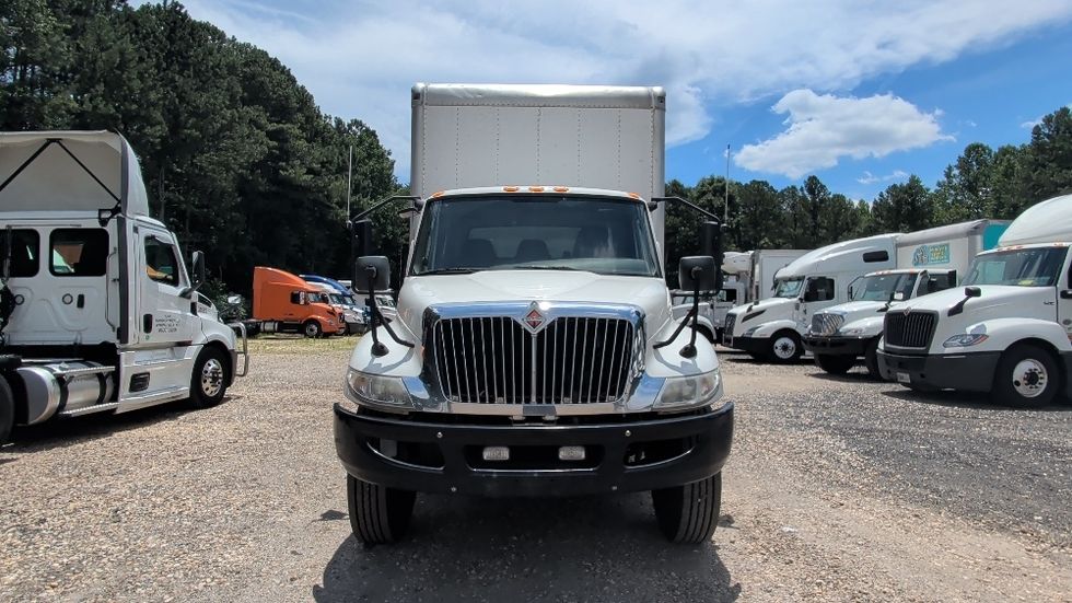 Medium Duty Box Truck-Light and Medium Duty Trucks-International-2020-MV607-Suwanee-GA-225,382\n\t\tmiles-$ 35,500 - Image 2