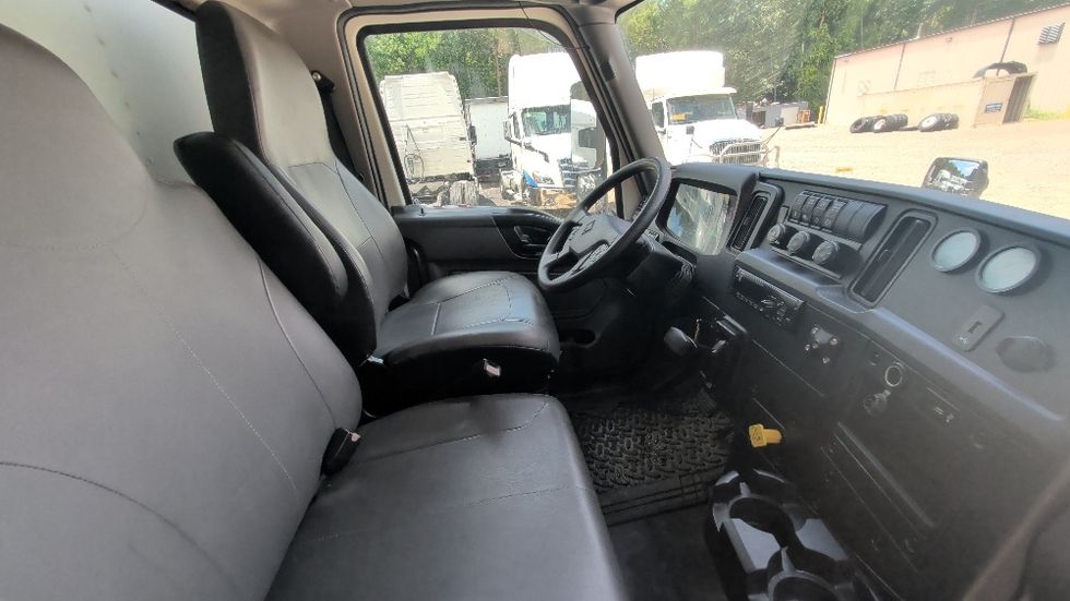 Medium Duty Box Truck-Light and Medium Duty Trucks-International-2020-MV607-Suwanee-GA-225,382\n\t\tmiles-$ 35,500 - Image 21